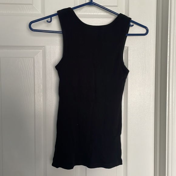 Classic wide shoulder tang top in black - Picture 2 of 2
